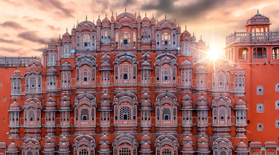 Explore the vibrant beauty and rich culture of Jaipur, the Pink City.