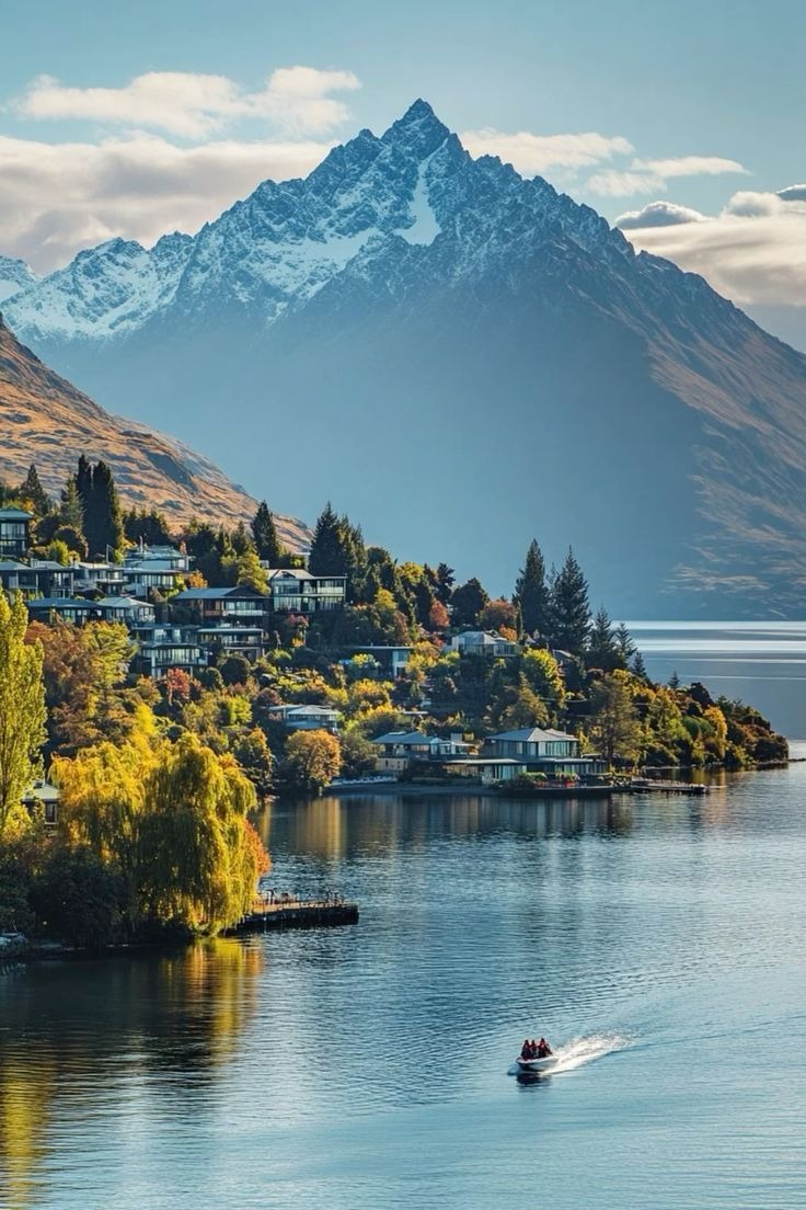 Dramatic mountains and lakes in New Zealand